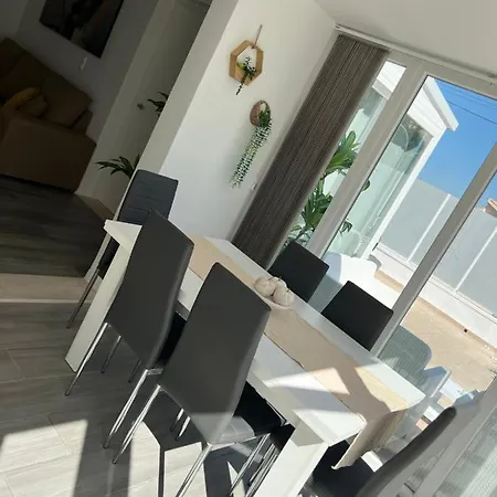 Holiday home 3 Bedroom Private Pool La Florida *